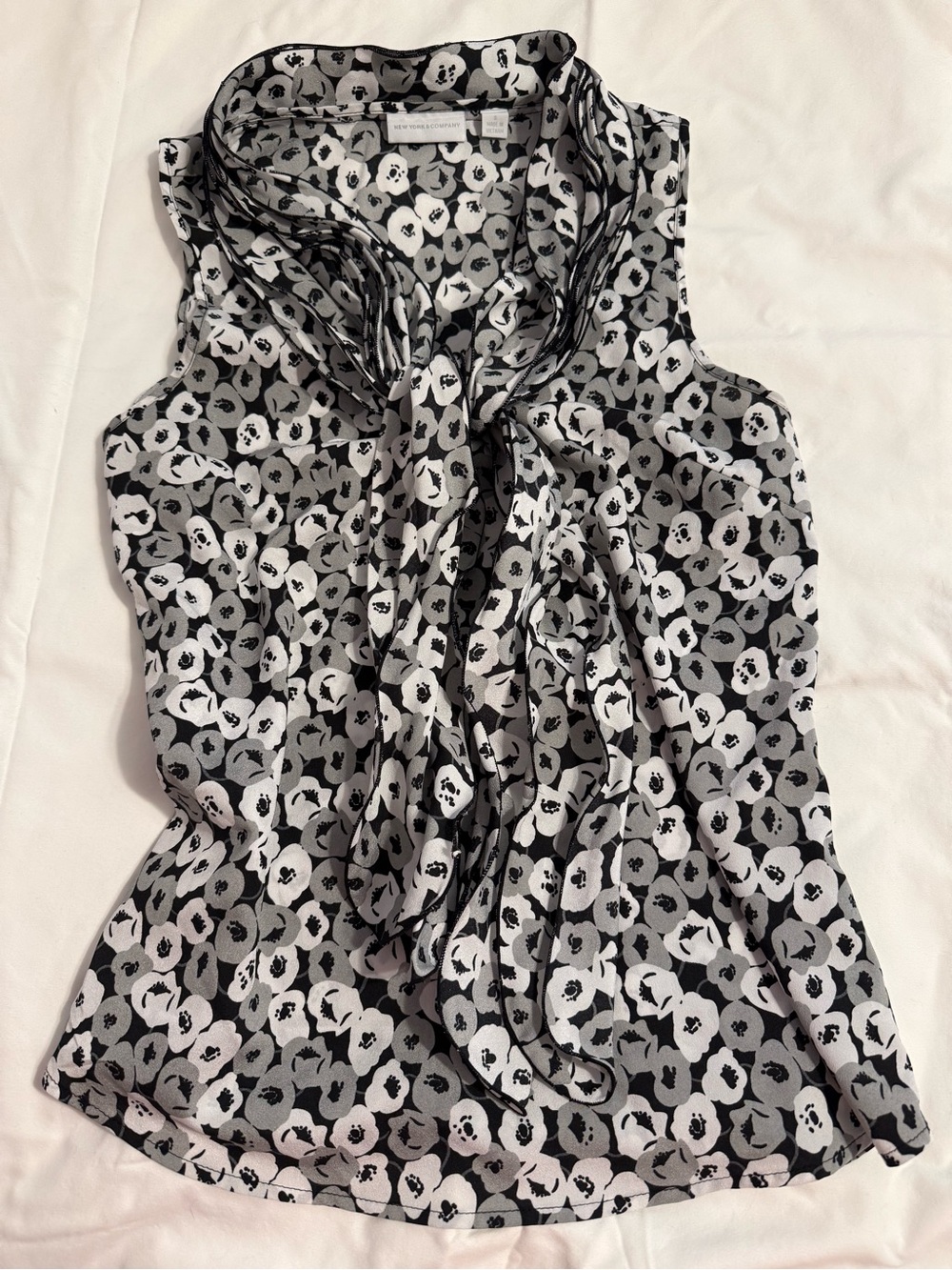 New York & Company Black and White Floral Tie-Neck Sleeveless Blouse